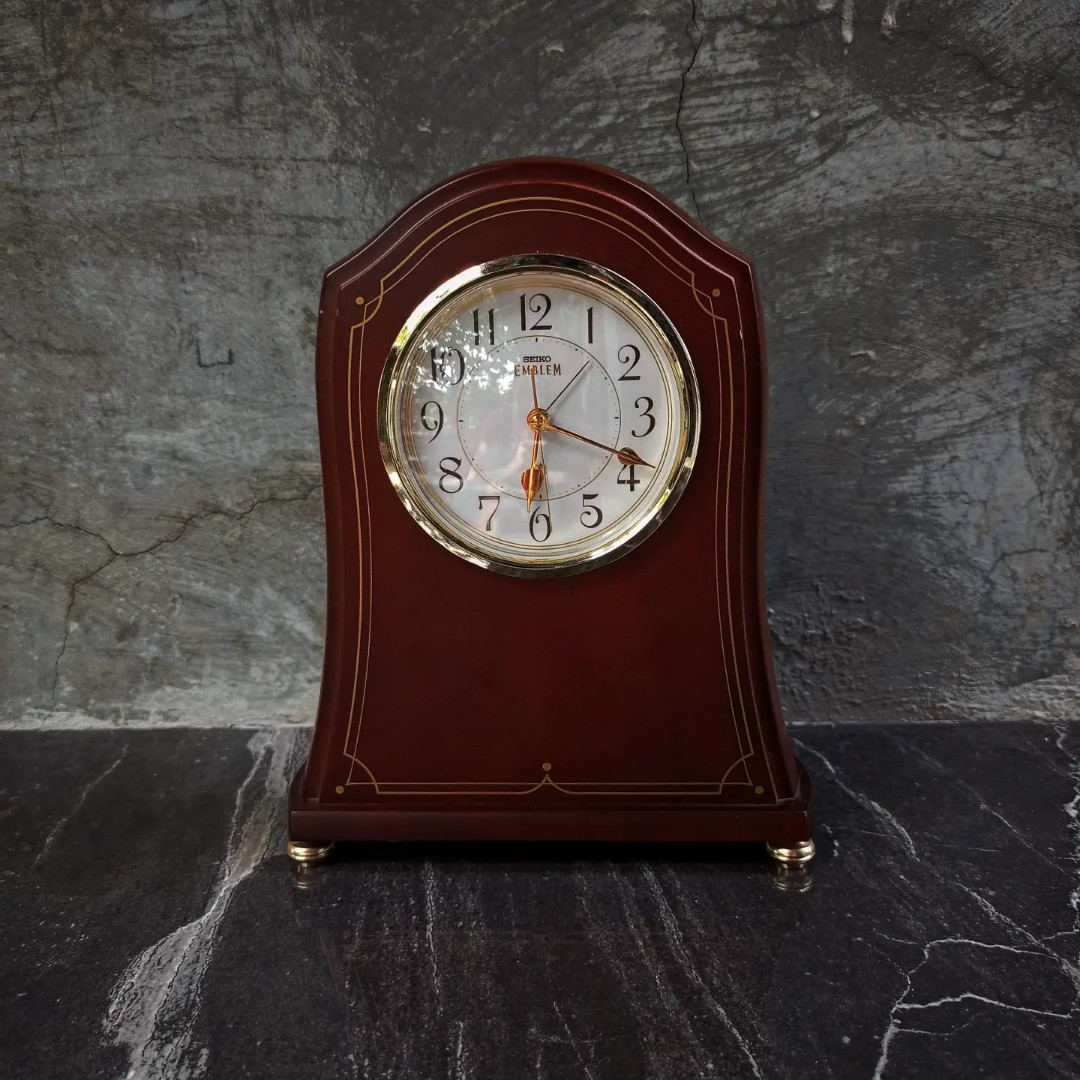 Seiko Emblem Mantle Clock, Furniture & Home Living, Home Decor, Clocks