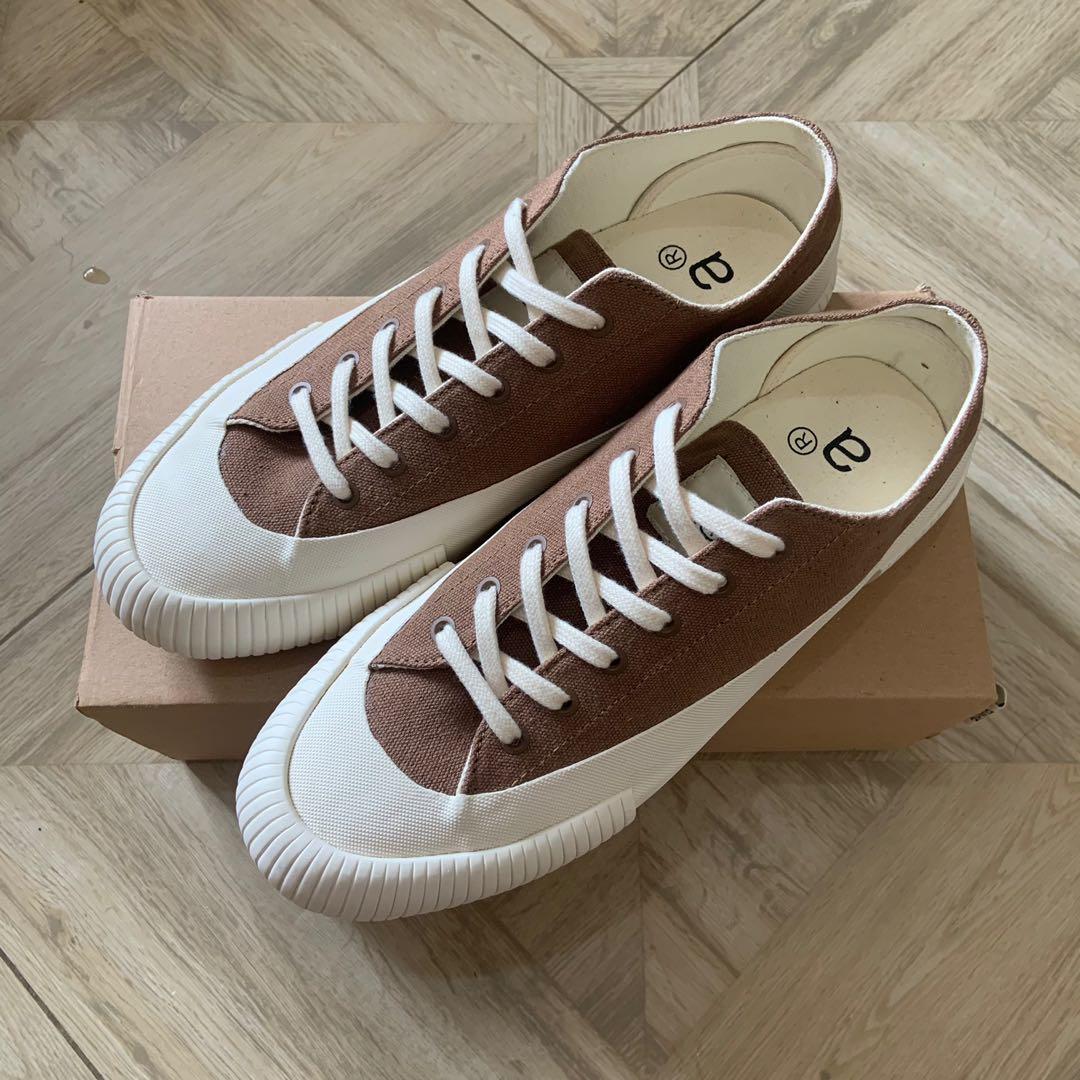 Arise shoes store