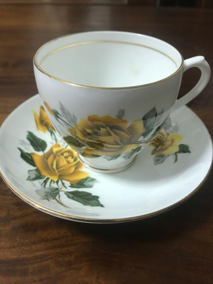 Tea set (Category: Vintage Collectibles) located in Singapore. Submitted by eliviera (Listing ID 1144015448, Image 2). Description: Selling at $20. .