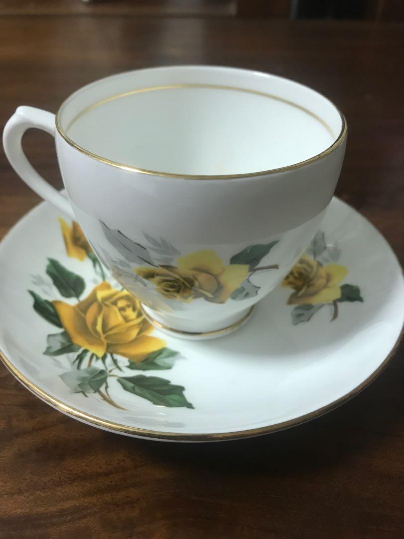 Tea set (Category: Vintage Collectibles) located in Singapore. Submitted by eliviera (Listing ID 1144015448, Image 3). Description: Selling at $20. .
