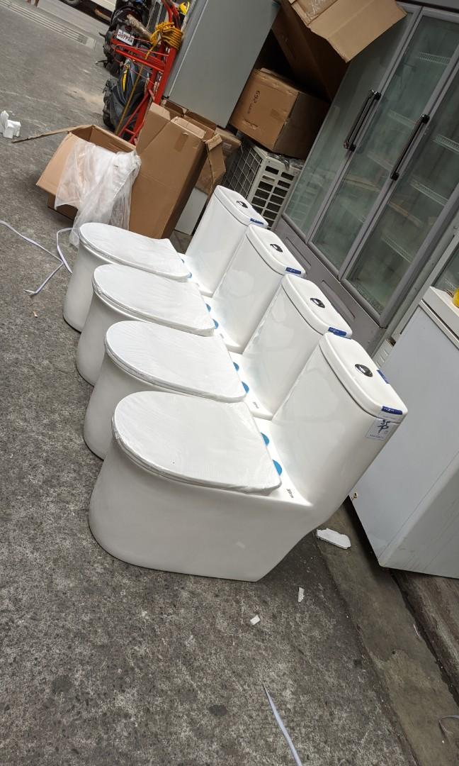 Toilet bowl uleya,gv,rusen, Furniture & Home Living, Bathroom & Kitchen