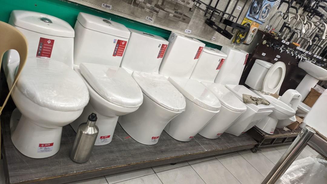 Toilet bowl uleya,gv,rusen, Furniture & Home Living, Bathroom & Kitchen