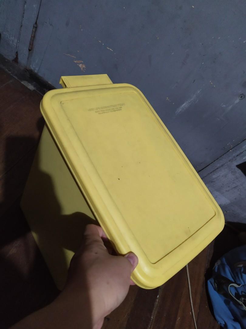 Trash bin foot pedal japan big (Category: Storage Boxes & Baskets) located in Quezon City. Submitted by toys_r_here (Listing ID 1148408502, Image 3). Description: 18x14x9 inches For sale As is po Pa check nlng ng condition sa pics What you see is what you get PM ME FOR MORE QUESTIONS First to pay gets the item ship pwed din Qc area near quezon ave. Payment pwede bdo bpi gcash.