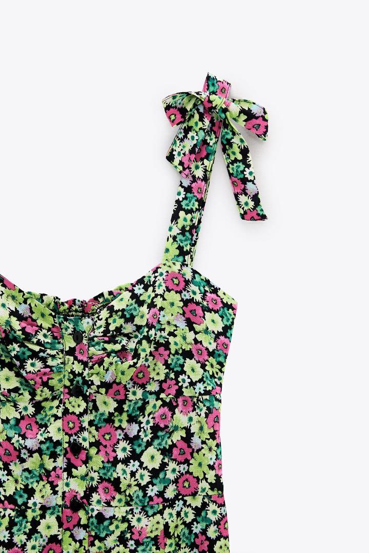 Zara dress XS (Category: Dresses) located in Quezon City. Submitted by jeanlim1 (Listing ID 1148283805, Image 2). Description: Size xsmall. Rfs: decluttering closet Last price posted, no shoppee checkout Mop gcash. Buyer books own courier so the can choose cheapest courier options. Pick up from QC.