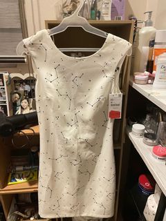 (Category: ) located in . Submitted by wardrobeclosetsale (Listing ID 1148318791, Image 1). Description: .