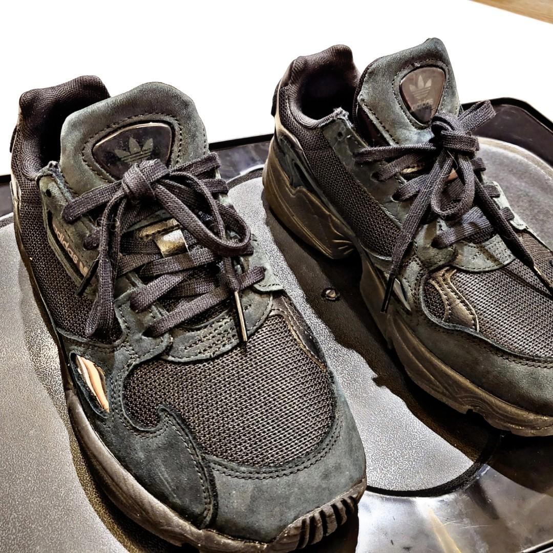 Adidas falcon core hotsell black green