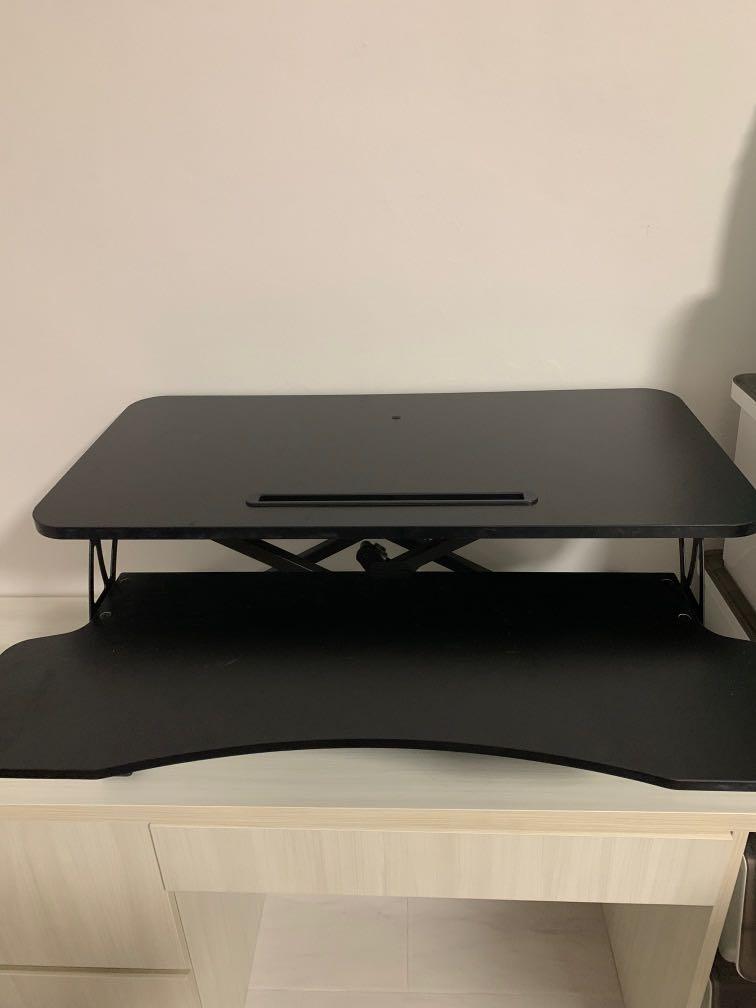 Adjustable table (Category: Tables & Sets) located in Singapore. Submitted by np2wdyw87f (Listing ID 1148531089, Image 2). Description: Kindly arrange your own delivery. Self collect @ 520843. .