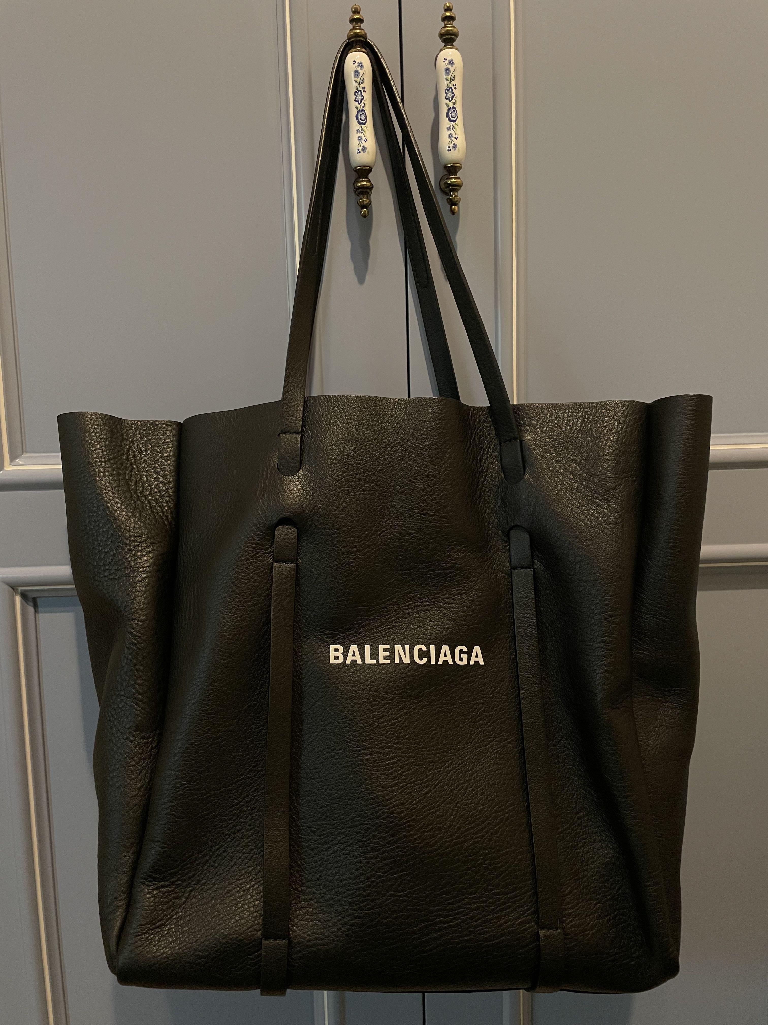 Balenciaga Black Recycled Nylon Messenger Tote 658177 – Queen Bee of  Beverly Hills