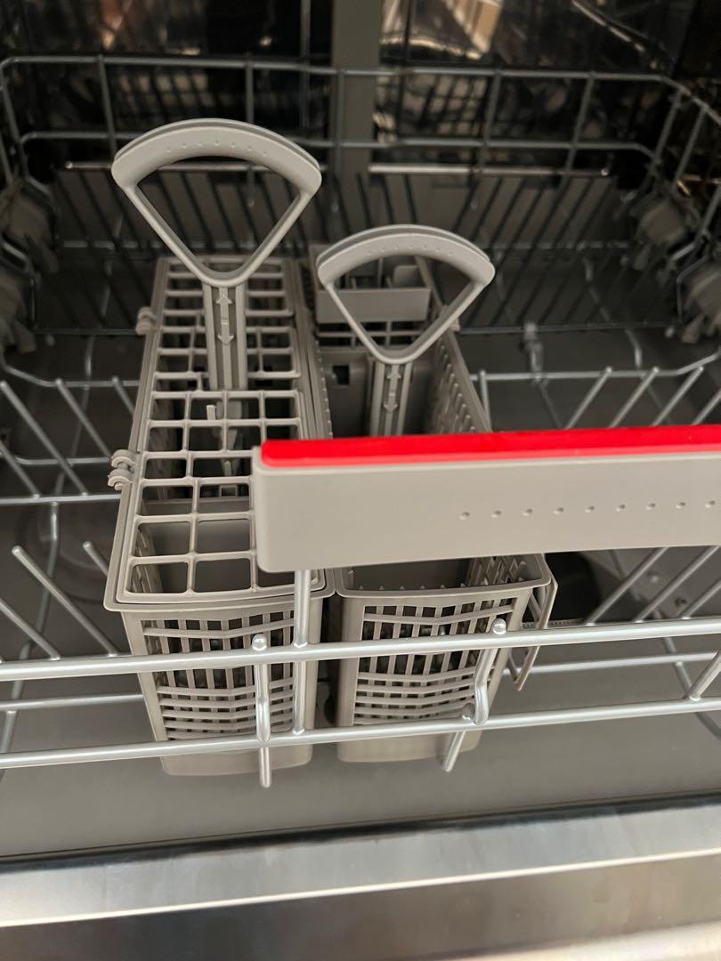 In warranty Bosch dishwasher just 7 month old, TV & Home Appliances