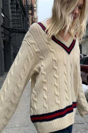brandy melville brianna sweater 💙  Downtown outfits, Brandy melville  outfits, Outfit inspo fall