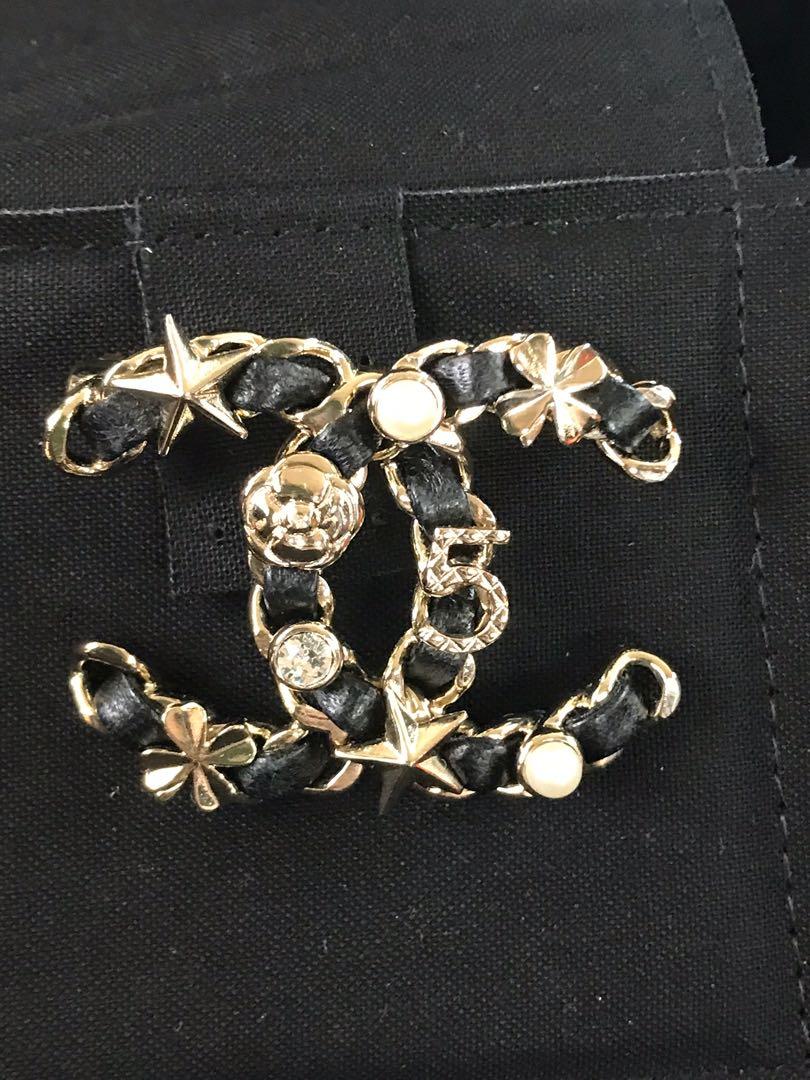 CHANEL 21V Classic Charms Brooch, Luxury, Accessories on Carousell