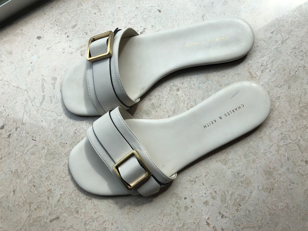 Charles and keith white slides, Women's Fashion, Footwear, Flipflops ...