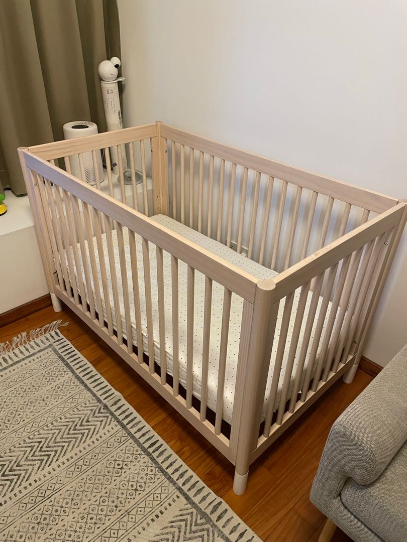 Cot and chest of drawers/ change table combo, Babies & Kids, Baby