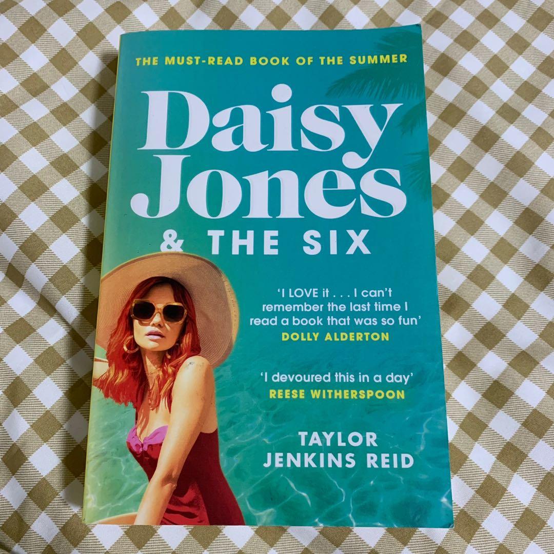 daisy jones and the six, Hobbies & Toys, Books & Magazines, Fiction