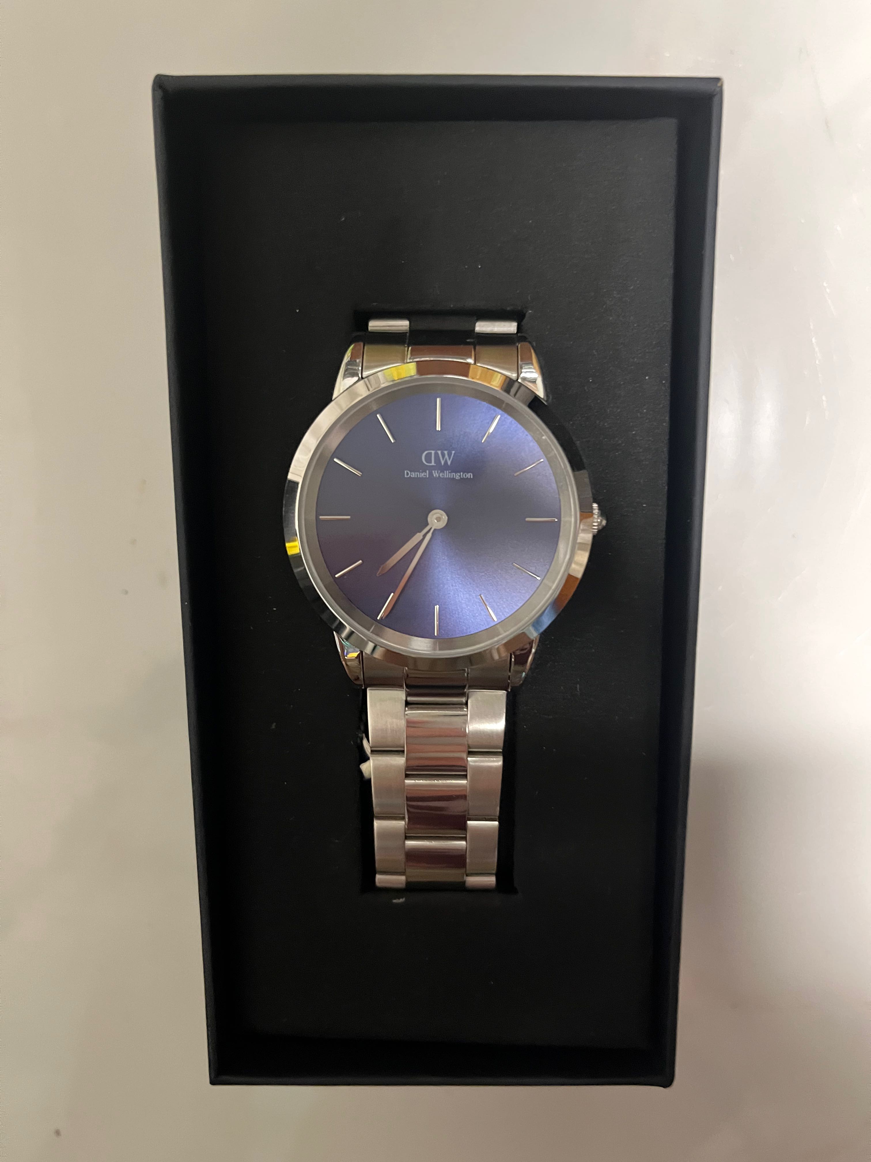 Daniel Wellington Iconic Link Arctic 40mm, Men's Fashion, Watches