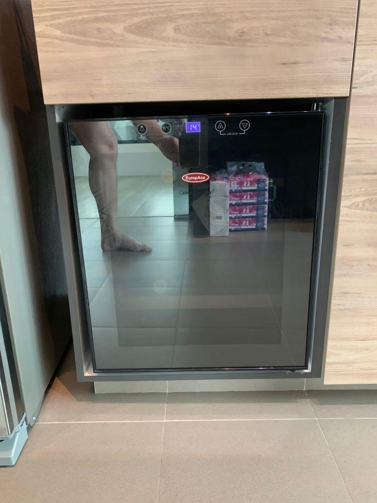 EuropAce EWC152 15Bottle Single Zone Wine Cooler, TV & Home Appliances