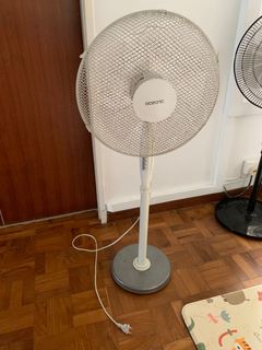 (Category: ) located in . Submitted by katiazs (Listing ID 1148527312, Image 1). Description: .