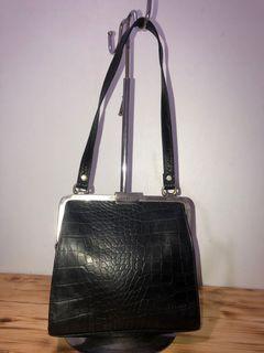 GUESS leather structured handbag /purse