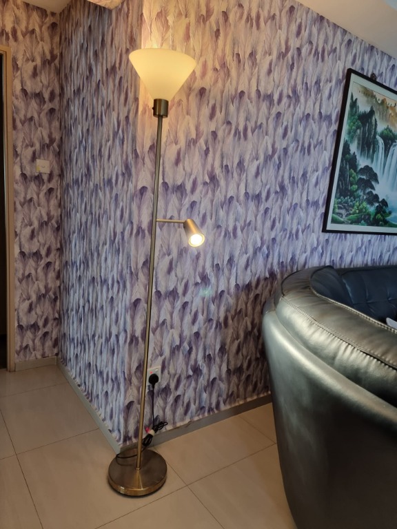 Flugbo floor shop lamp
