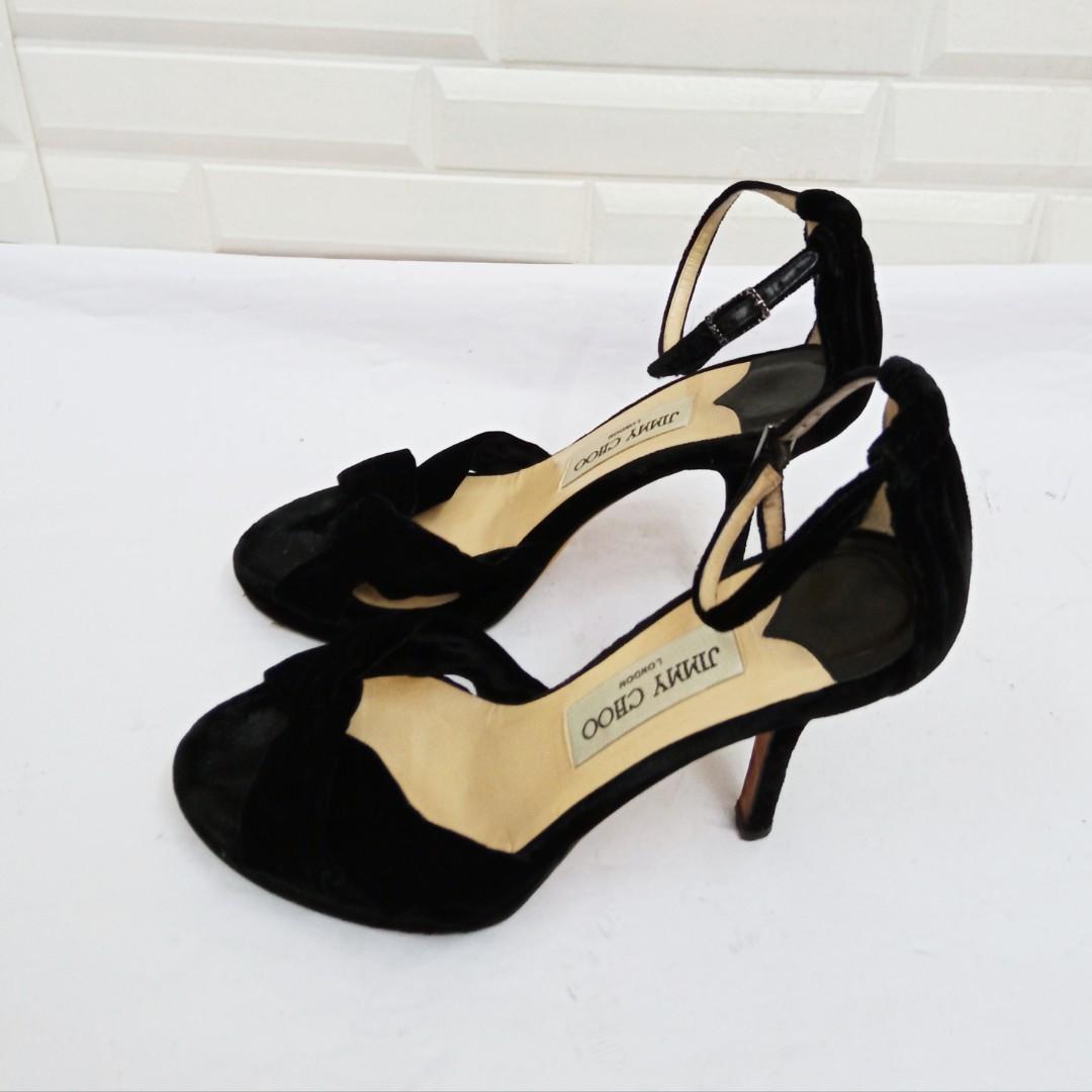 Black hot sale velvet stilettos
