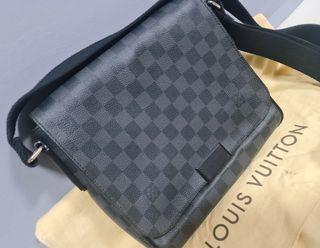 Pre-owned Louis Vuitton 2017 Damier Graphite District Nm Pm In Black