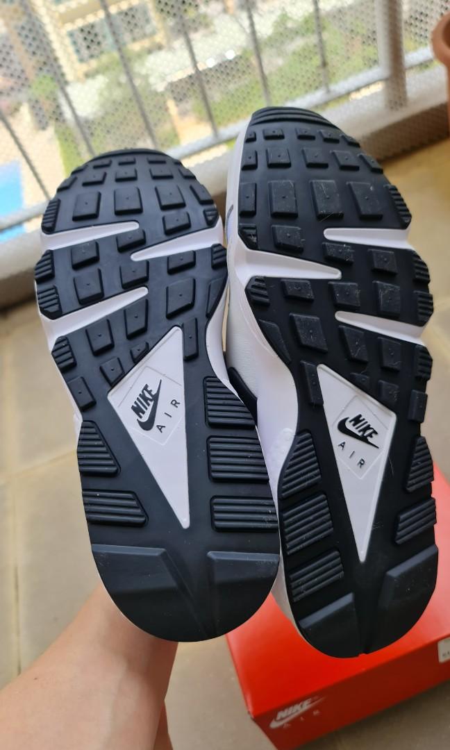 Nike Air Huarache US 10 Mens / US 11.5 Women, Women's Fashion, Footwear,  Sneakers on Carousell