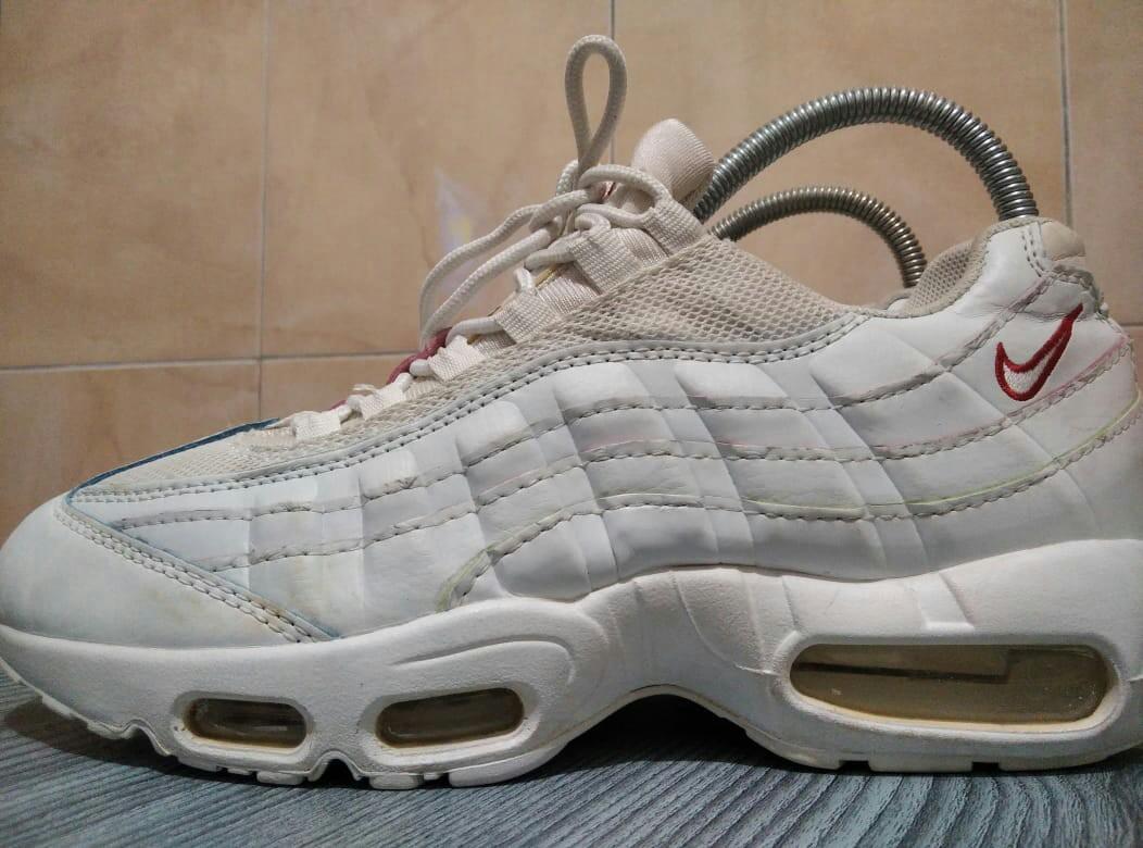 Nike air max 95 store triple white colored borders