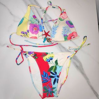 (Category: ) located in . Submitted by dcprelovedclothes (Listing ID 1148588962, Image 1). Description: .
