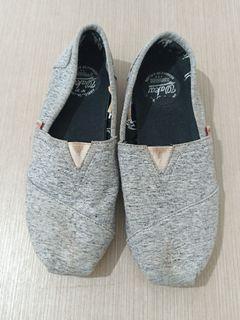 Sepatu Wakai Abu Ori