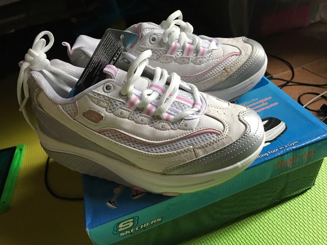 SKECHERS SHAPE-UPS SIZE 37 (Category: Sneakers) located in Pasig City. Submitted by classica2 (Listing ID 1148455712, Image 2). Description: Brand new never worn just kept. Size 37 White/Pink Designed to promote weight loss, tone muscles & improve posture.