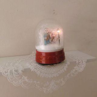Snow Globe Angels with Lamp