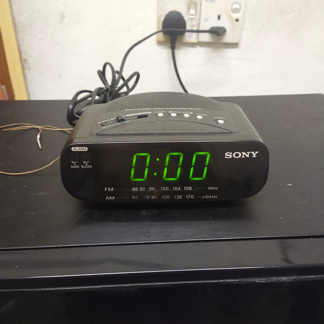 SONY Alarm clock radio, Furniture & Home Living, Security & Locks