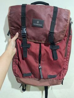 (Category: ) located in . Submitted by kriselas_closet (Listing ID 1148611690, Image 1). Description: .