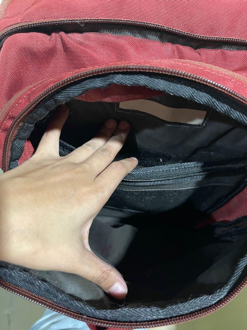 Victorinox Rust Red Sleek Laptop Bag (Category: Laptop Bags & Sleeves) located in Quezon City. Submitted by kriselas_closet (Listing ID 1148611690, Image 3). Description: Used but still in perfect/like new condition. Fits any standard laptop. Very sleek and chic. Bought at Php7,300.