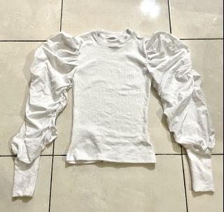(Category: ) located in . Submitted by _brandnew.preloved_ (Listing ID 1148540721, Image 1). Description: .