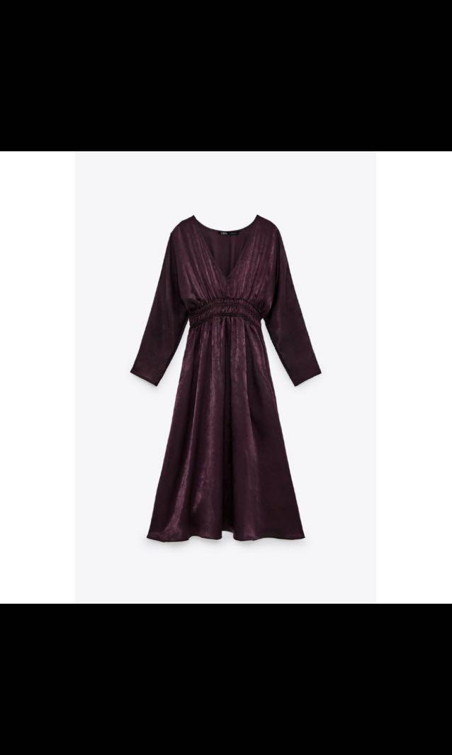 Robe aubergine store zara