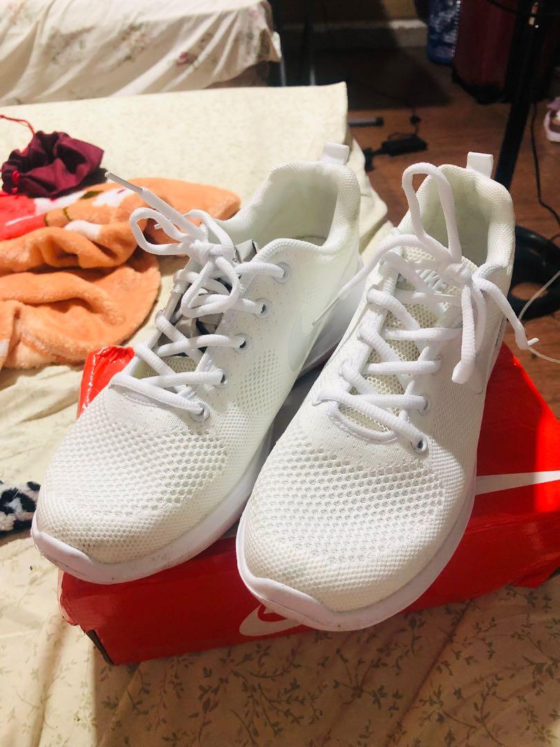 womens zoom nike trainers