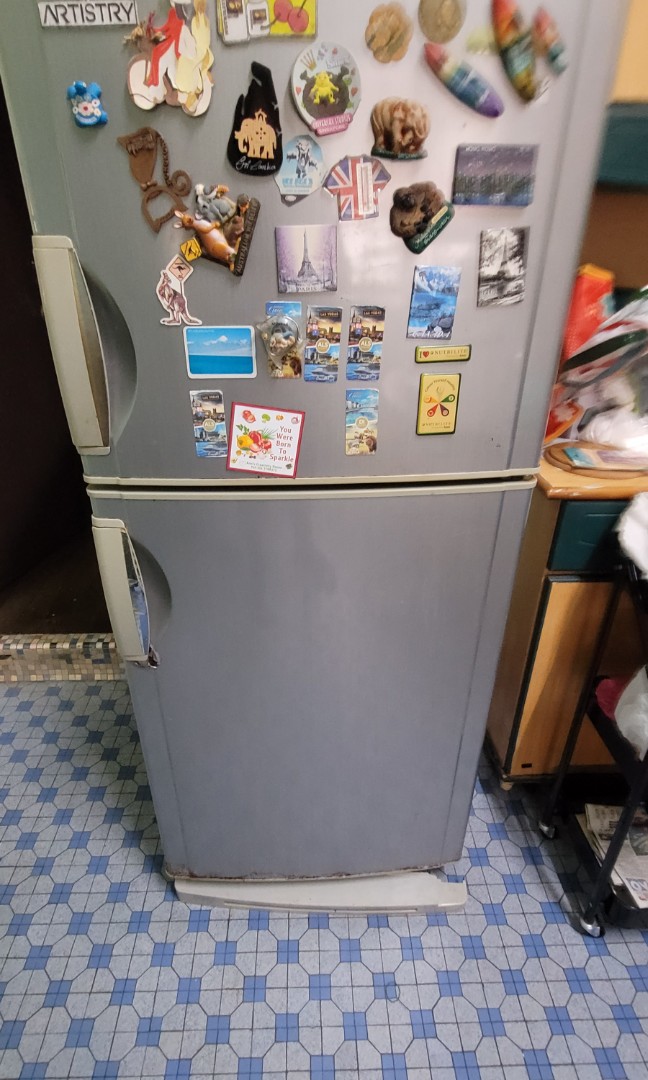 2nd hand fridge (200L), TV & Home Appliances, Kitchen Appliances