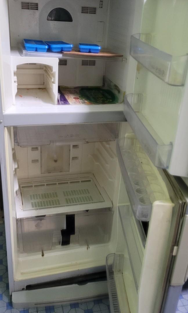 2nd hand fridge (200L), TV & Home Appliances, Kitchen Appliances