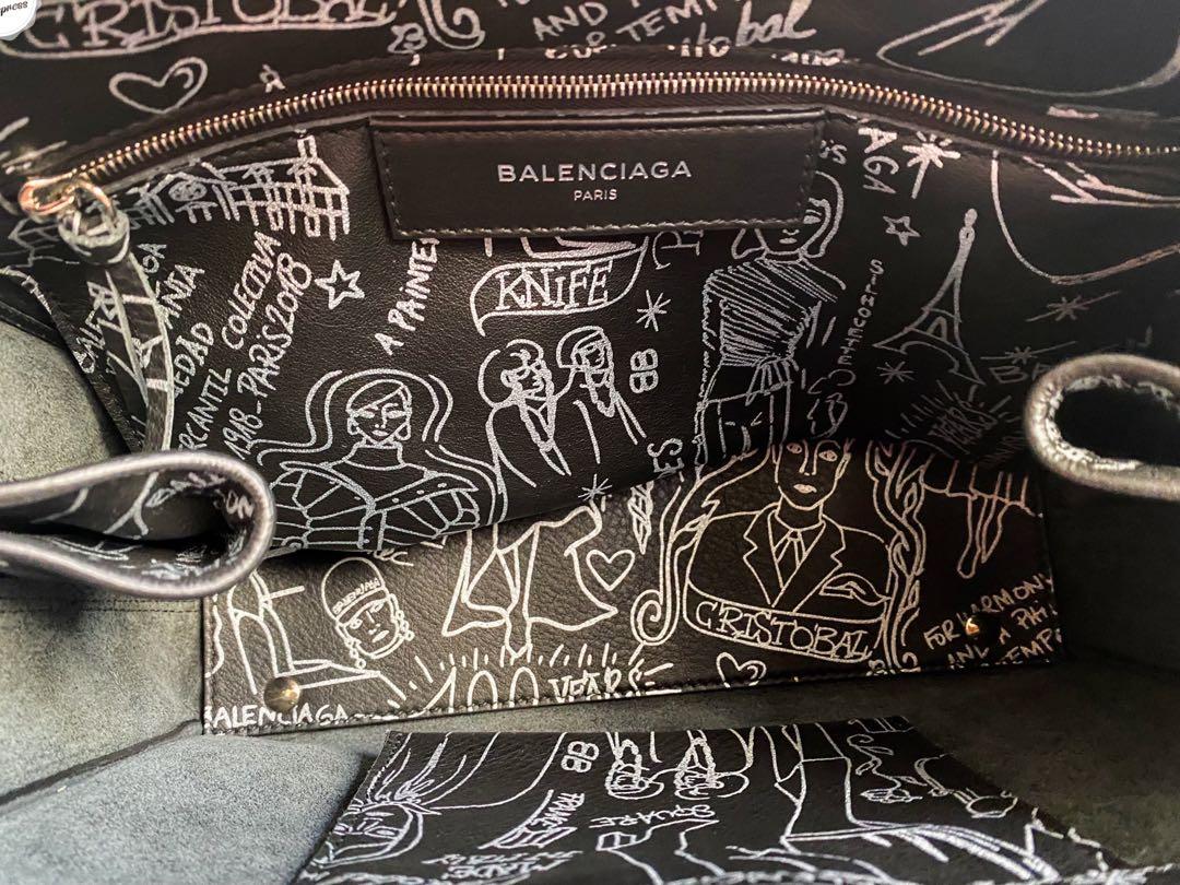 papier a6 balenciaga