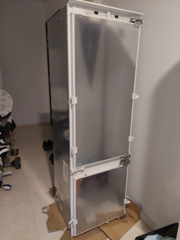 Bosch fridge (Not working), Furniture & Home Living, Bathroom & Kitchen Fixtures on Carousell