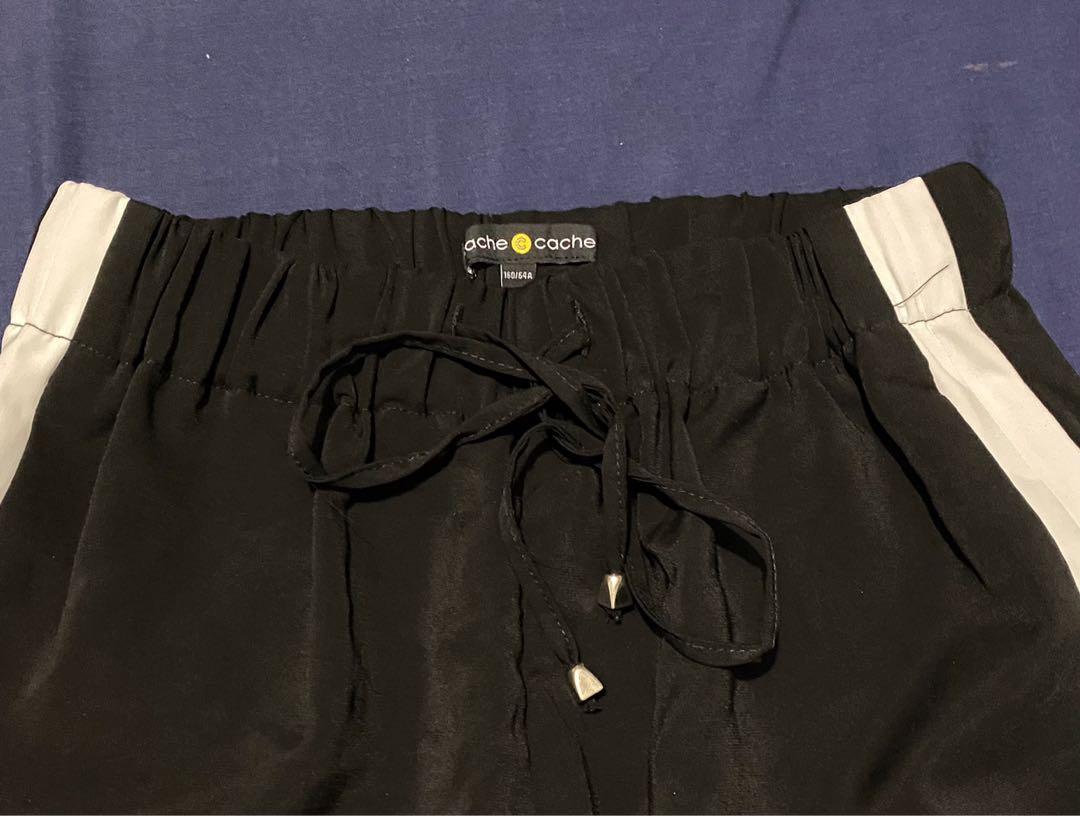 Cache Cache Pants (Category: Other Bottoms) located in Quezon City. Submitted by queng27 (Listing ID 1148813341, Image 2). Description: Garterized waist Size 160/64a Length: 31 inches With slit and pockets both sides #sweldo4summer.