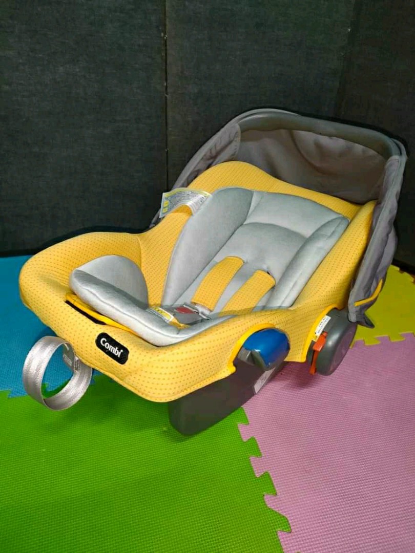 Combi 2 in 1 basket carseat/rocker, Babies & Kids, Going Out, Car Seats ...