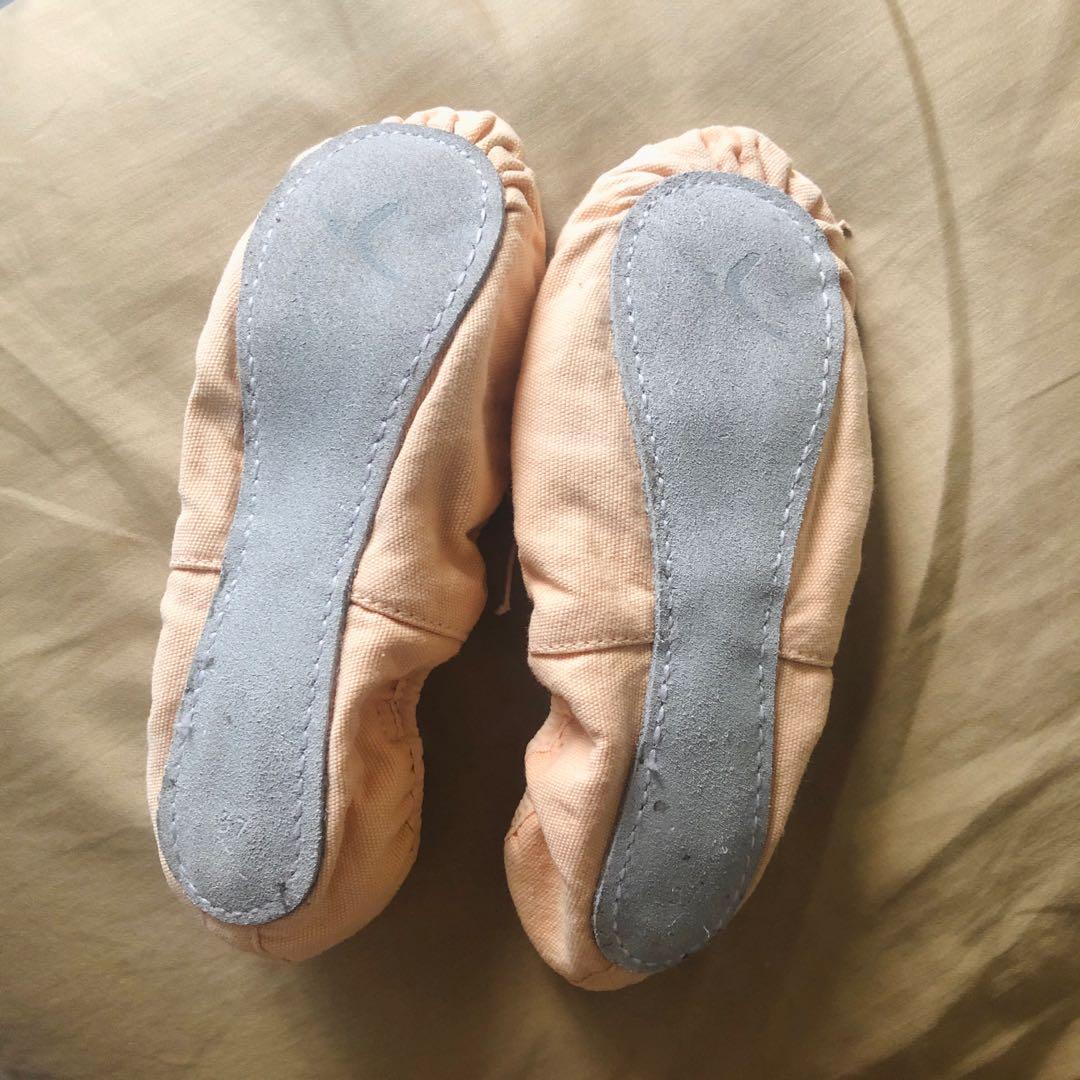 Decathlon Ballet Shoes, Women's Fashion, Footwear, Flats & Sandals on