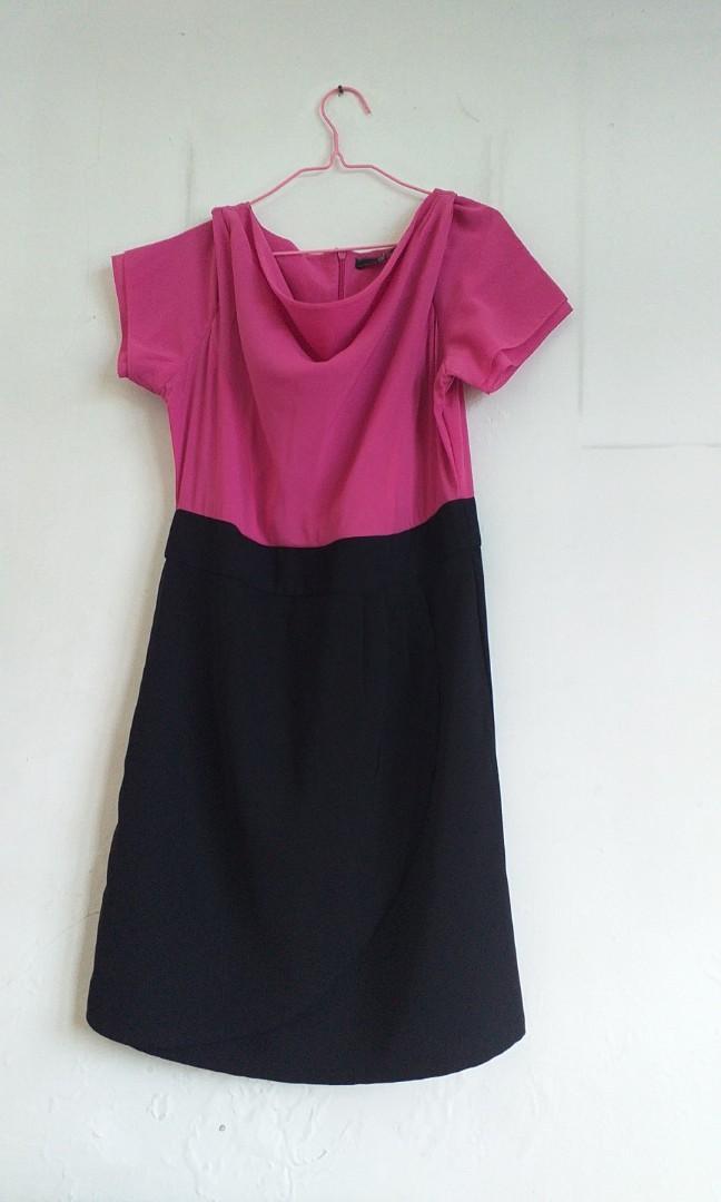 Dress hitam pink sales
