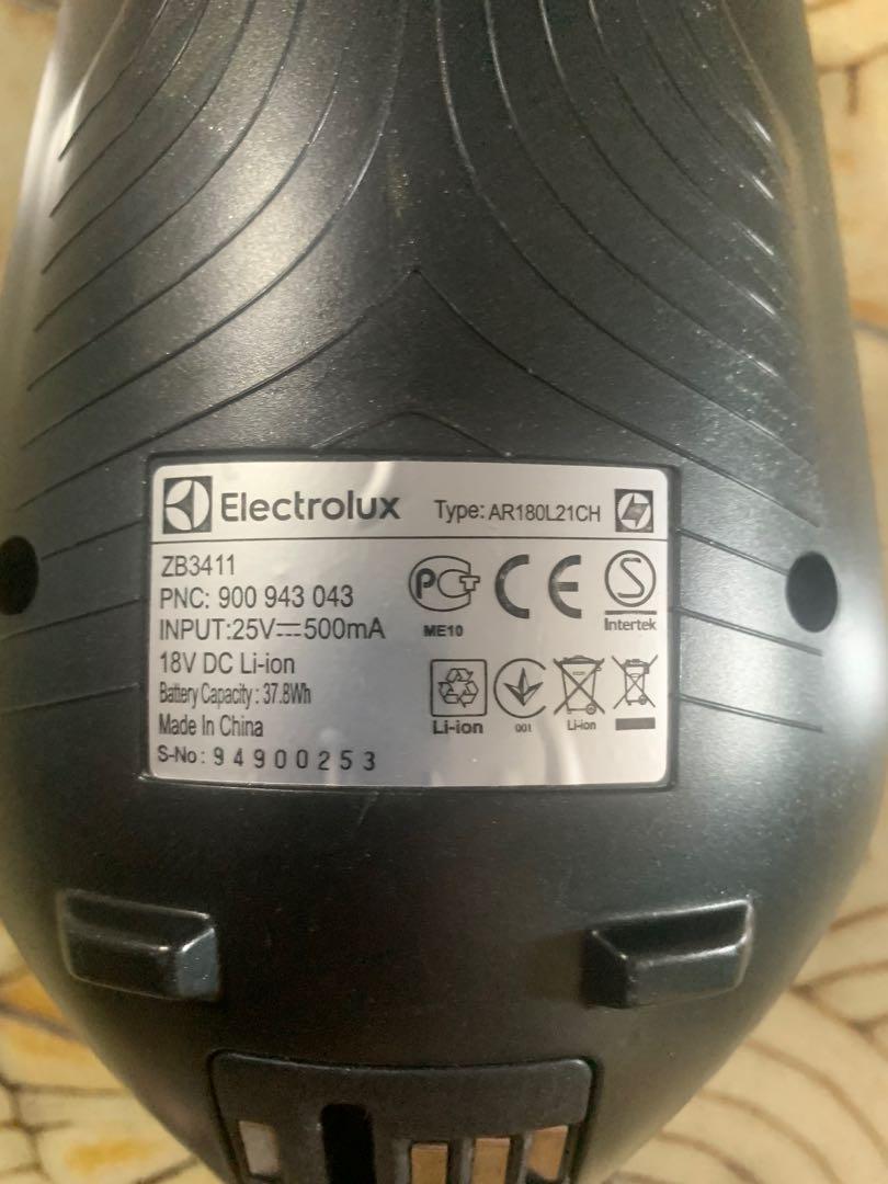 Electrolux Ergorapido Vacuum Cleaner ZB3411 (Faulty Battery), TV & Home