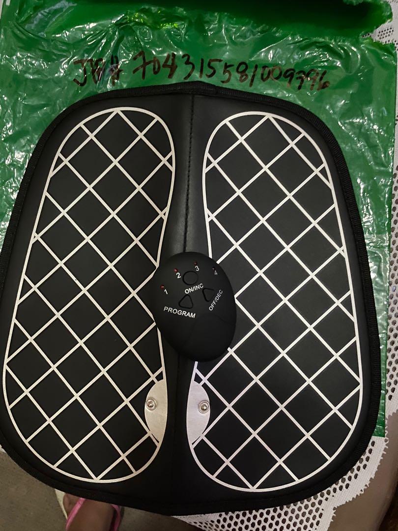 Foot Massager (Category: Massage Devices) located in Quezon City. Submitted by bangskisell (Listing ID 1148795635, Image 2). Description: FOOT MASSAGER PRICE: P500.00 CONDITION: new DESCRIPTION: - promote blood circulation and relax legs - soft and comfortable yoga mat foot pad material - skin-friendly silver ion printed circuit - requires 2 AAA battery to function RFS: not using this.