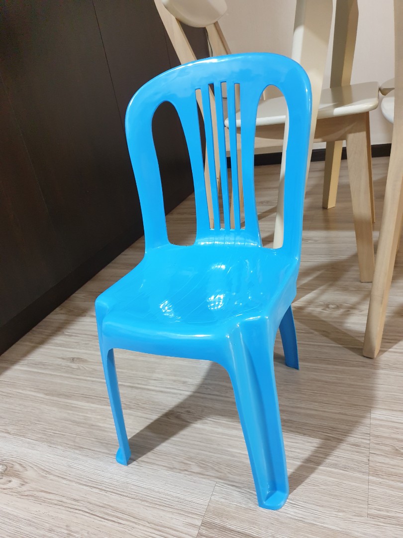 Free kids' plastic chair, Babies & Kids, Baby Nursery & Kids Furniture, Kids' Tables & Chairs on