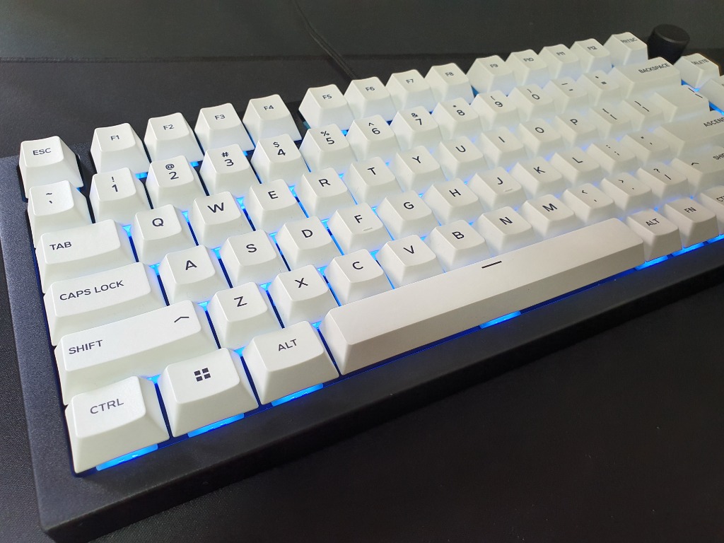 GMMK Pro 75%, Lynx switches(Lubed) PBT keycaps, Fully Built ...