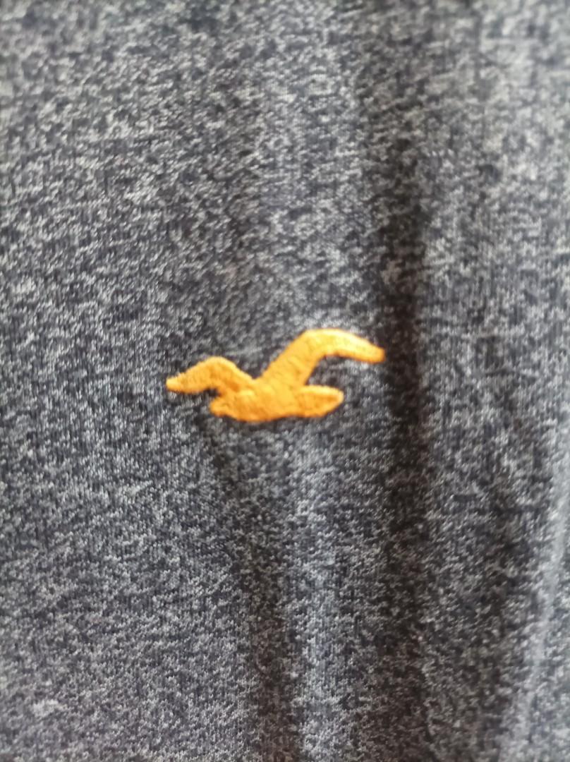 Hollister shirt (Category: Tshirts & Polo Shirts ) located in Quezon City. Submitted by declutteringsalebyshai (Listing ID 1148653009, Image 2). Description: item color might change due to the camera settings, original color is on zoomed photo no return no exchange. please note that what you are buying is a pre-loved item..